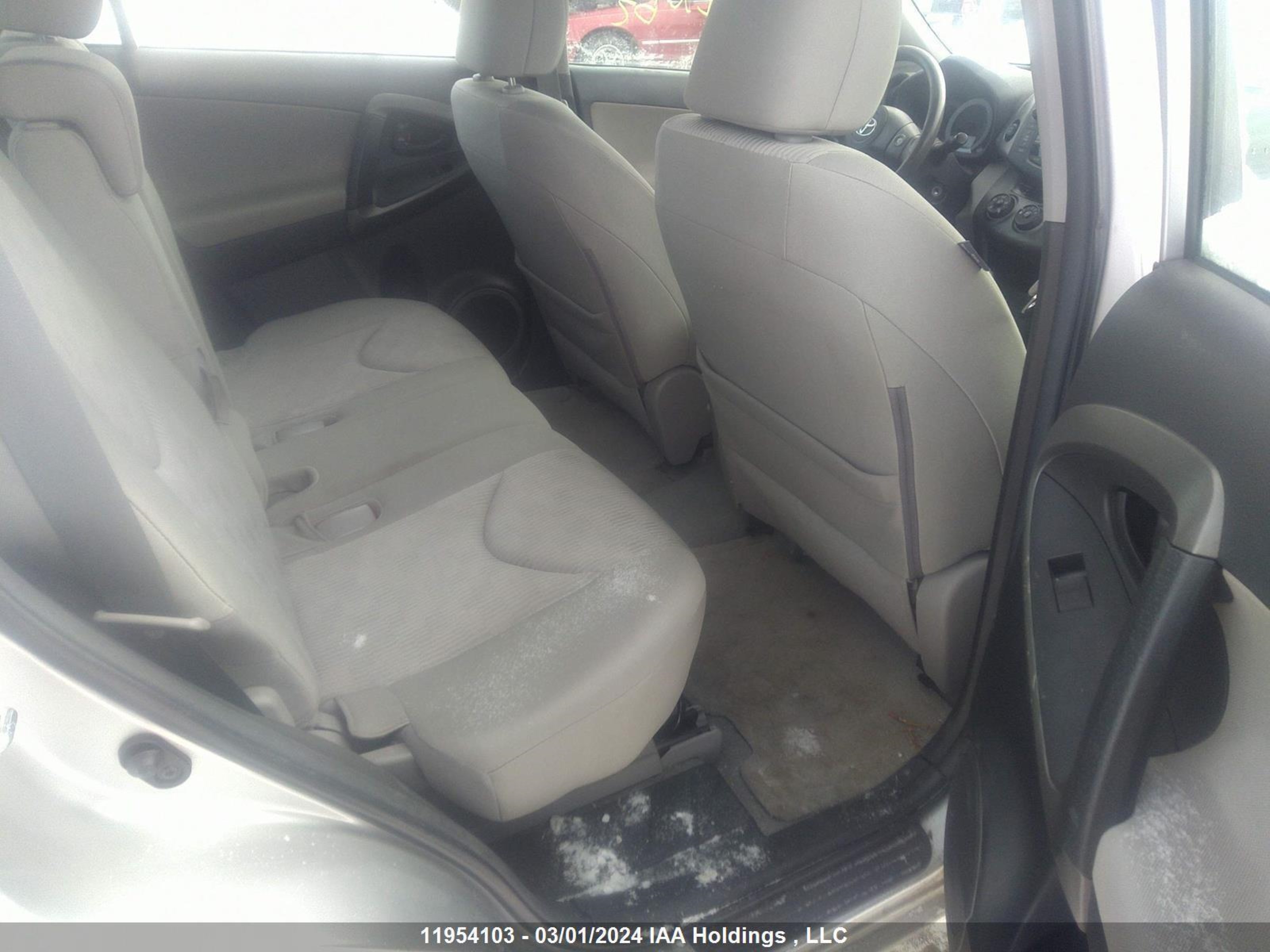 Photo 7 VIN: 2T3BF4DV4BW152625 - TOYOTA RAV 4 