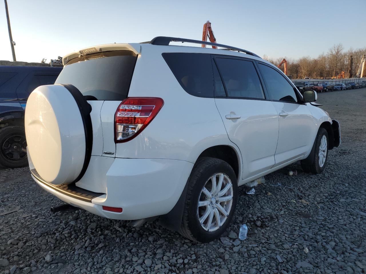 Photo 2 VIN: 2T3BF4DV5BW101070 - TOYOTA RAV 4 