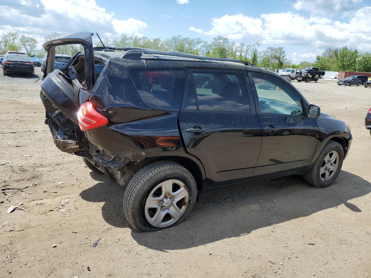 Photo 2 VIN: 2T3BF4DV5BW105328 - TOYOTA RAV 4 