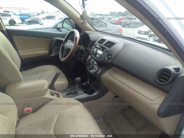 Photo 4 VIN: 2T3BF4DV5BW123070 - TOYOTA RAV4 