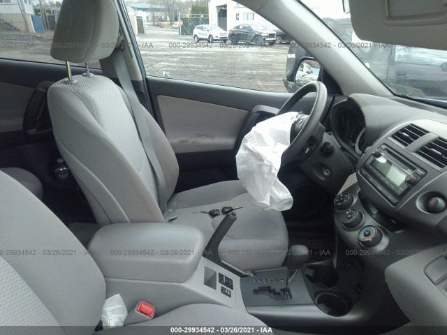 Photo 4 VIN: 2T3BF4DV5CW227642 - TOYOTA RAV4 