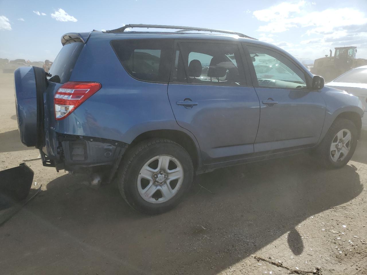 Photo 2 VIN: 2T3BF4DV5CW258695 - TOYOTA RAV 4 