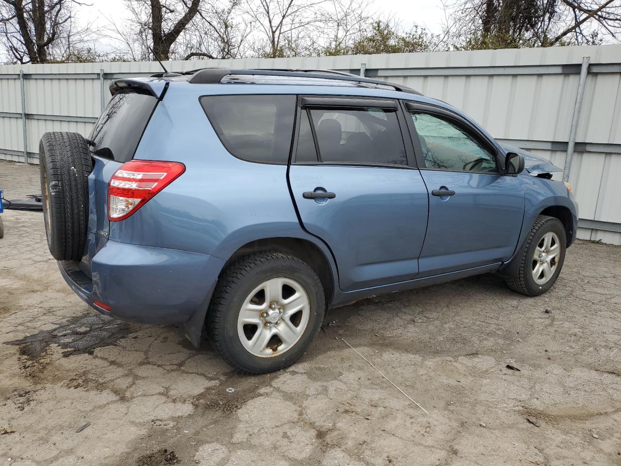 Photo 2 VIN: 2T3BF4DV6BW136751 - TOYOTA RAV 4 