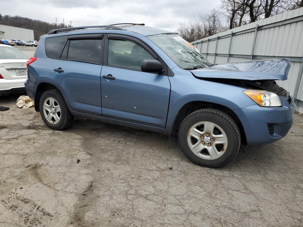 Photo 3 VIN: 2T3BF4DV6BW136751 - TOYOTA RAV 4 