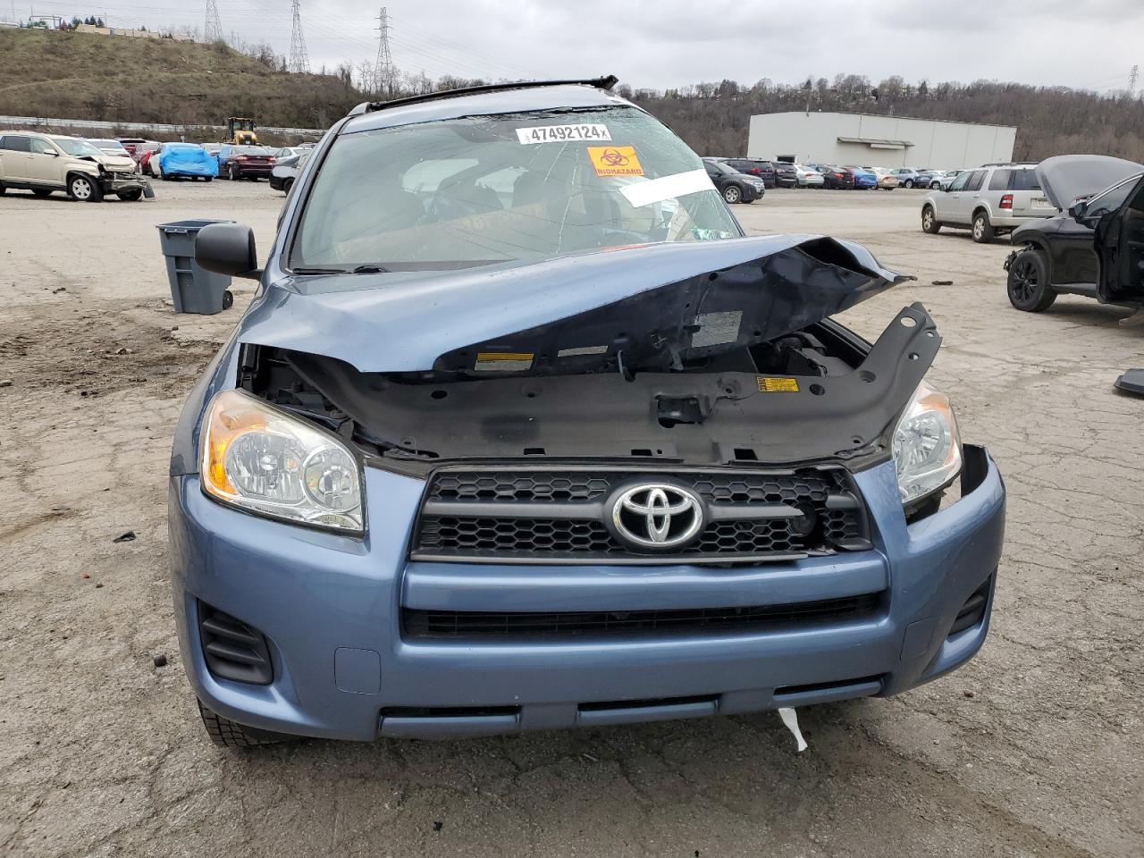 Photo 4 VIN: 2T3BF4DV6BW136751 - TOYOTA RAV 4 