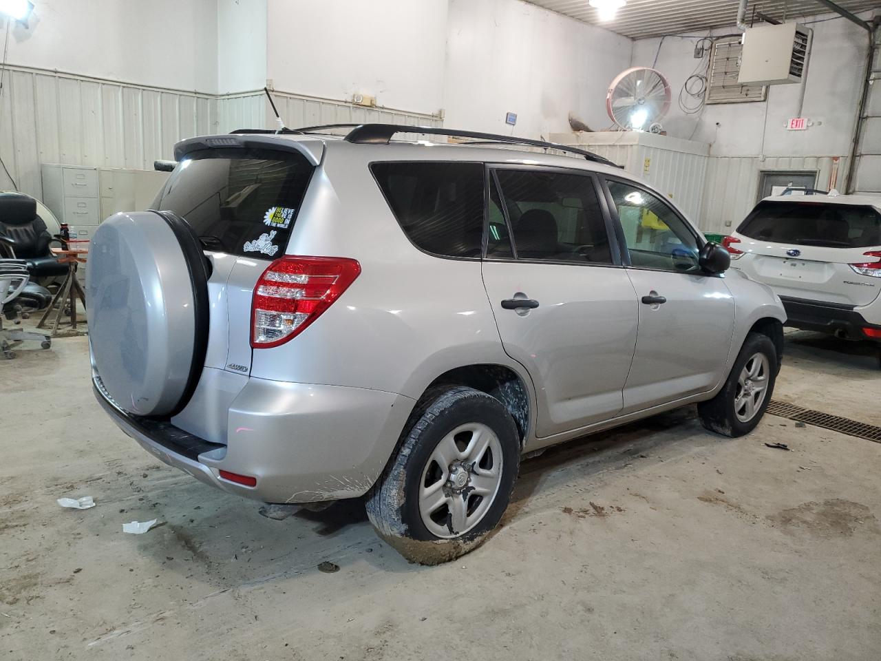 Photo 2 VIN: 2T3BF4DV7BW084059 - TOYOTA RAV 4 