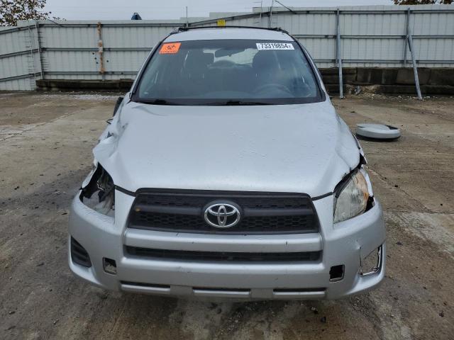 Photo 4 VIN: 2T3BF4DV7BW096339 - TOYOTA RAV4 