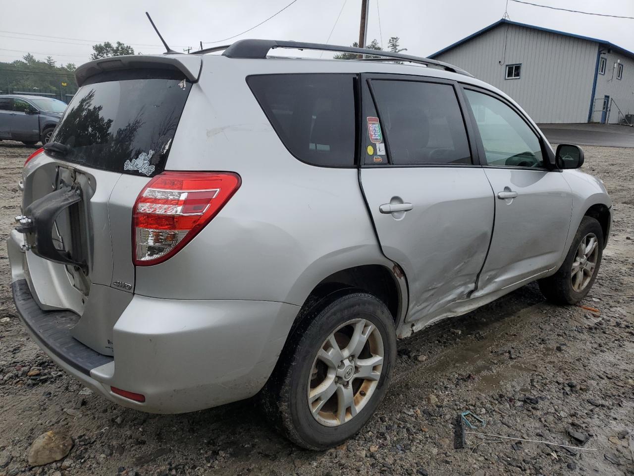 Photo 2 VIN: 2T3BF4DV7BW127914 - TOYOTA RAV 4 