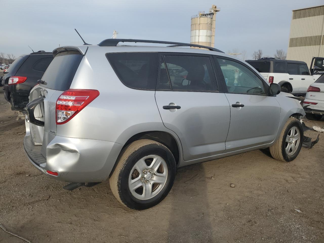 Photo 2 VIN: 2T3BF4DV7BW150495 - TOYOTA RAV 4 