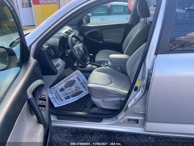 Photo 4 VIN: 2T3BF4DV7BW170908 - TOYOTA RAV4 