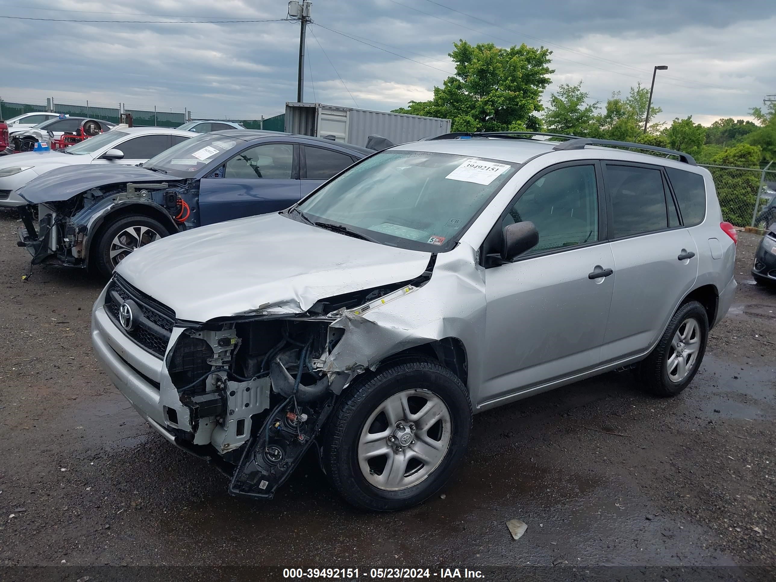 Photo 1 VIN: 2T3BF4DV8BW127940 - TOYOTA RAV 4 