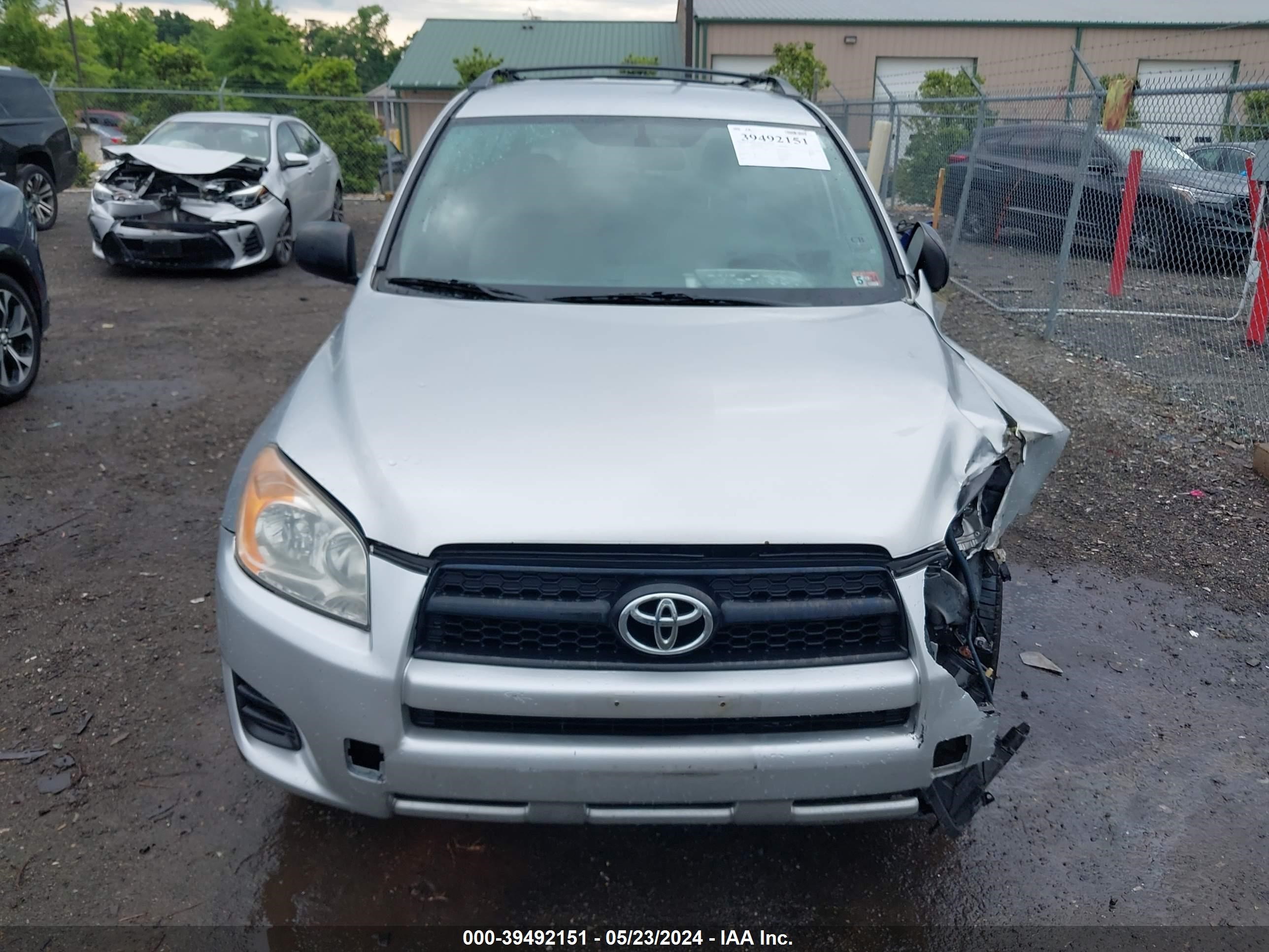 Photo 11 VIN: 2T3BF4DV8BW127940 - TOYOTA RAV 4 