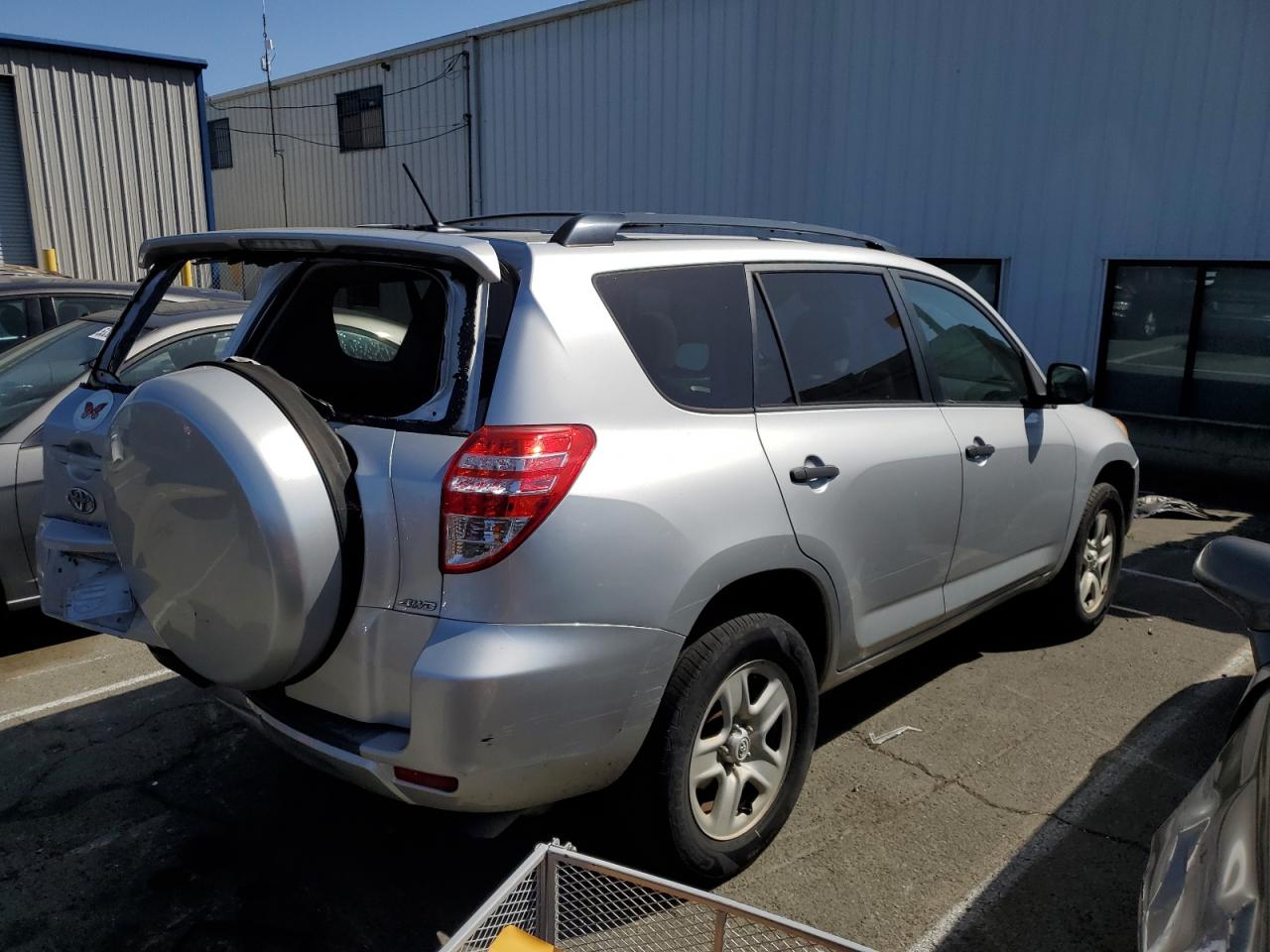 Photo 2 VIN: 2T3BF4DV8BW134595 - TOYOTA RAV 4 