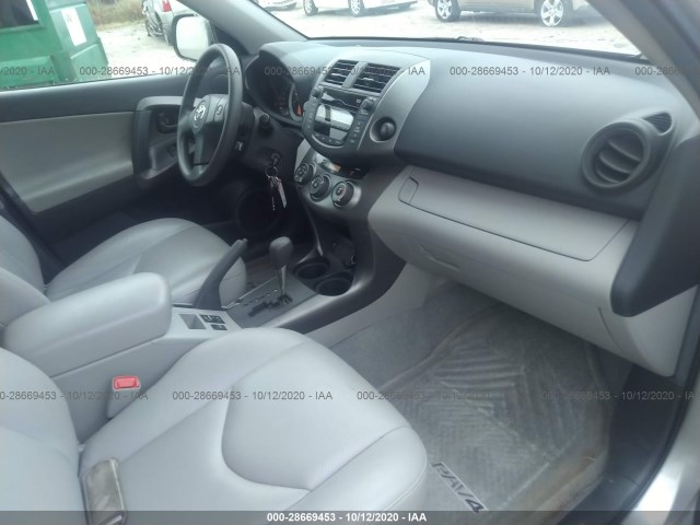 Photo 4 VIN: 2T3BF4DV8BW176166 - TOYOTA RAV4 