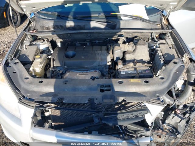 Photo 9 VIN: 2T3BF4DV9BW165001 - TOYOTA RAV4 