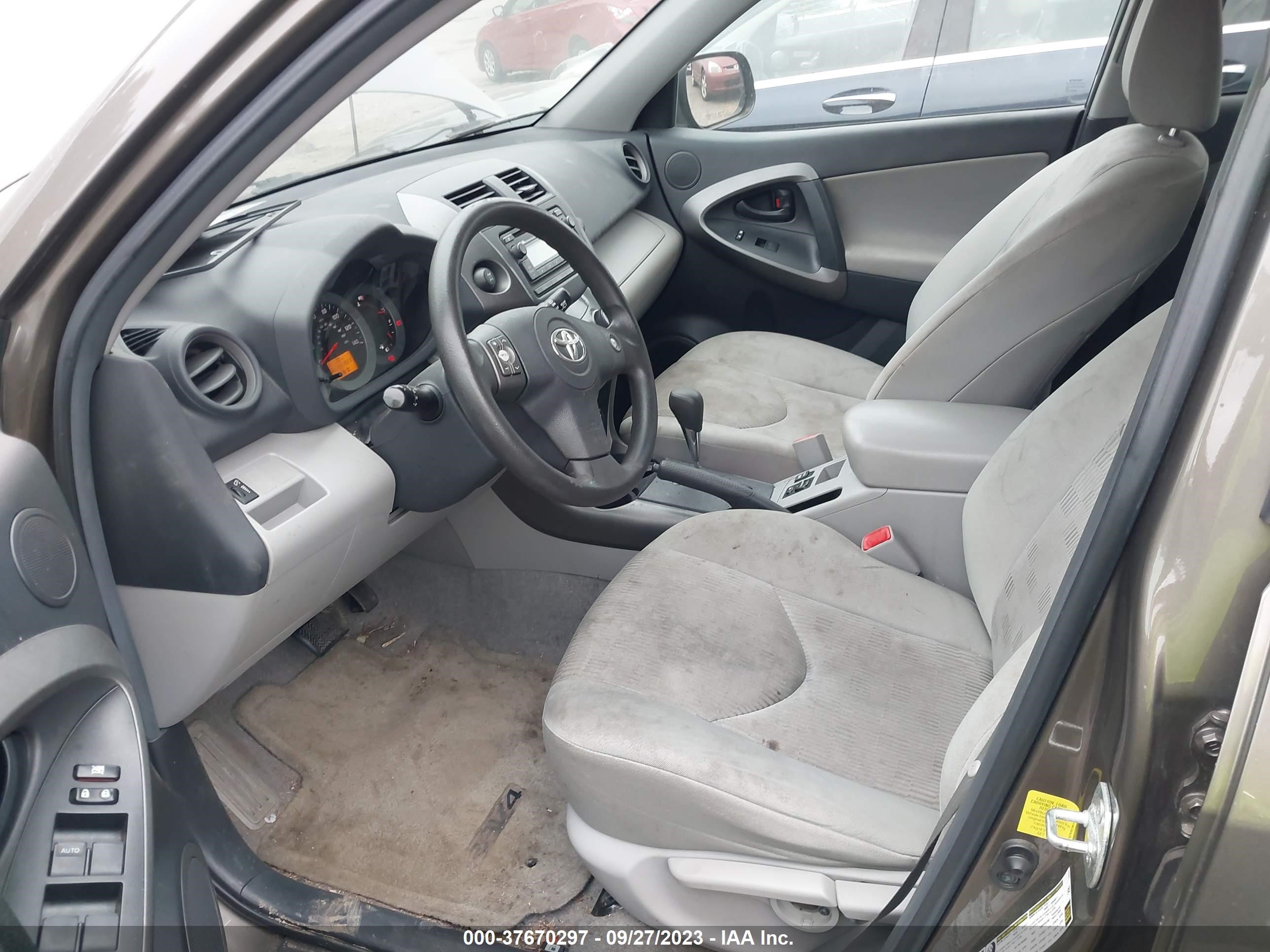 Photo 4 VIN: 2T3BF4DV9CW238692 - TOYOTA RAV 4 