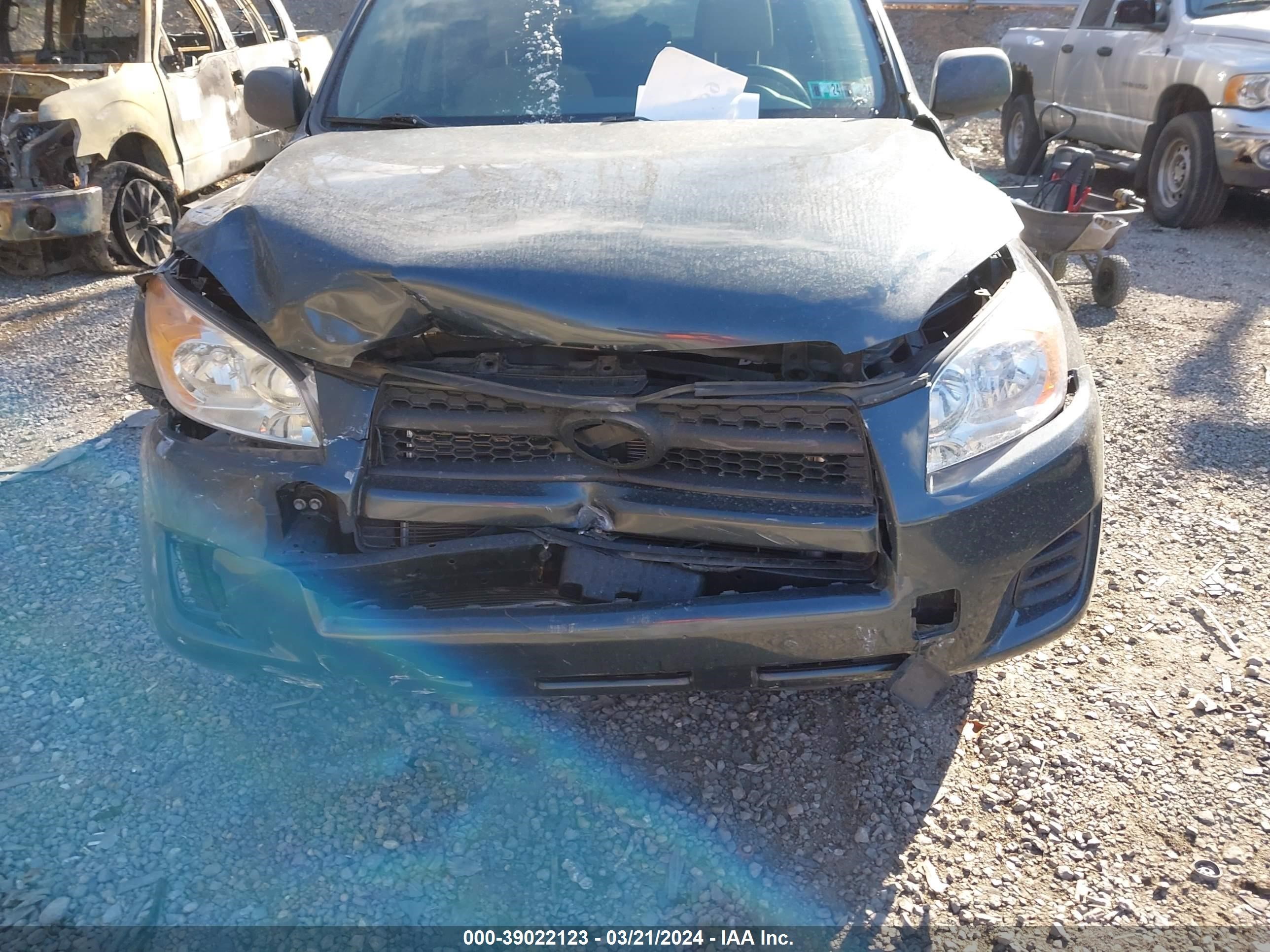 Photo 12 VIN: 2T3BF4DV9CW253242 - TOYOTA RAV 4 