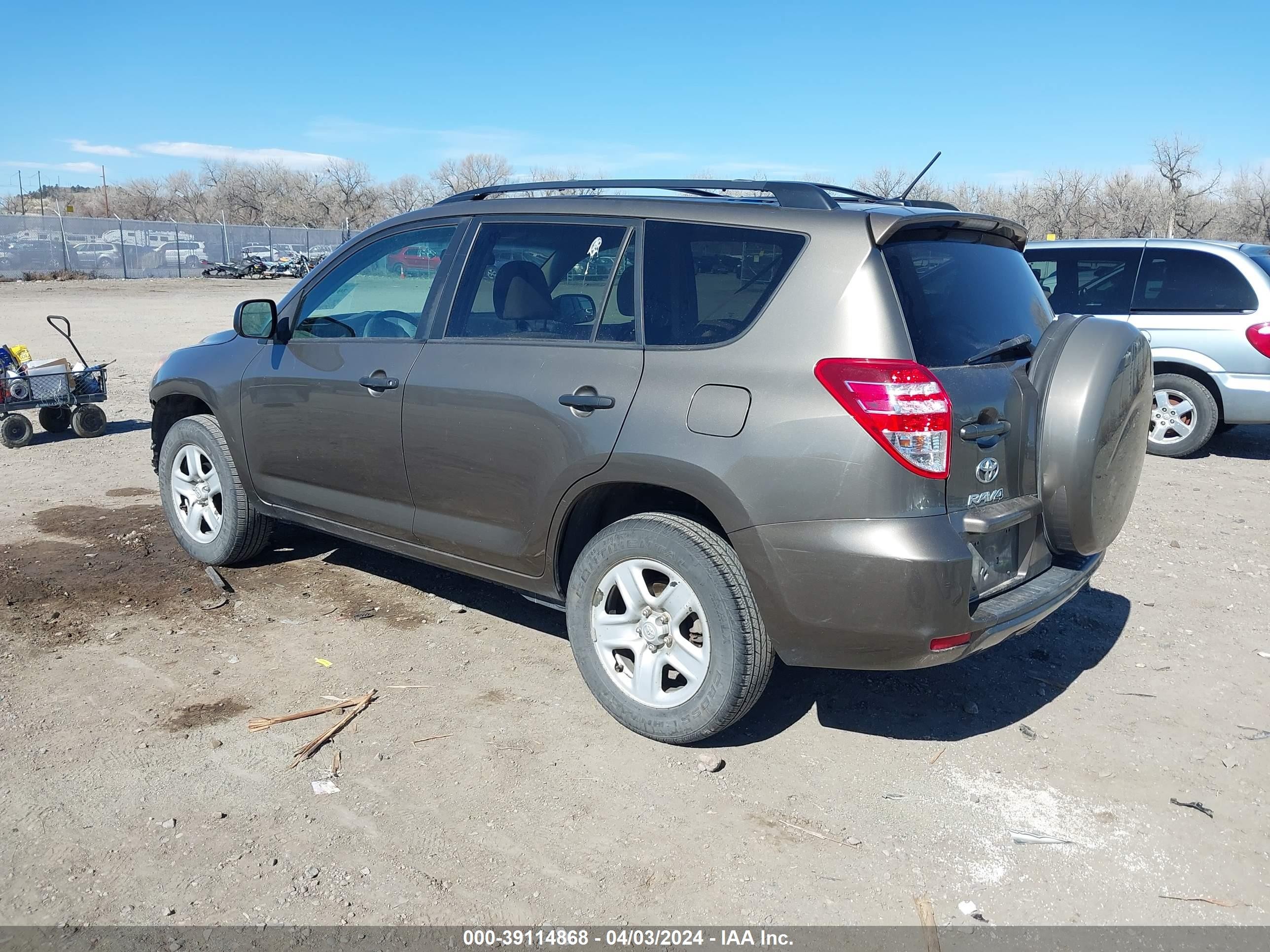 Photo 2 VIN: 2T3BF4DVXBW105955 - TOYOTA RAV 4 