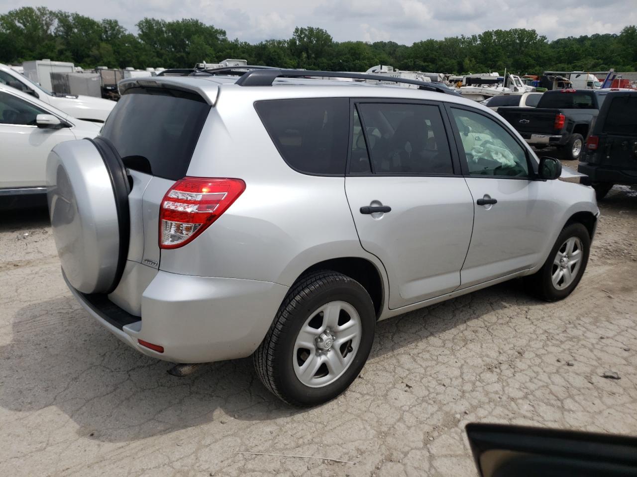 Photo 2 VIN: 2T3BF4DVXBW110184 - TOYOTA RAV 4 