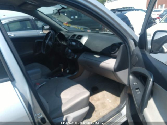 Photo 4 VIN: 2T3BF4DVXBW132573 - TOYOTA RAV4 