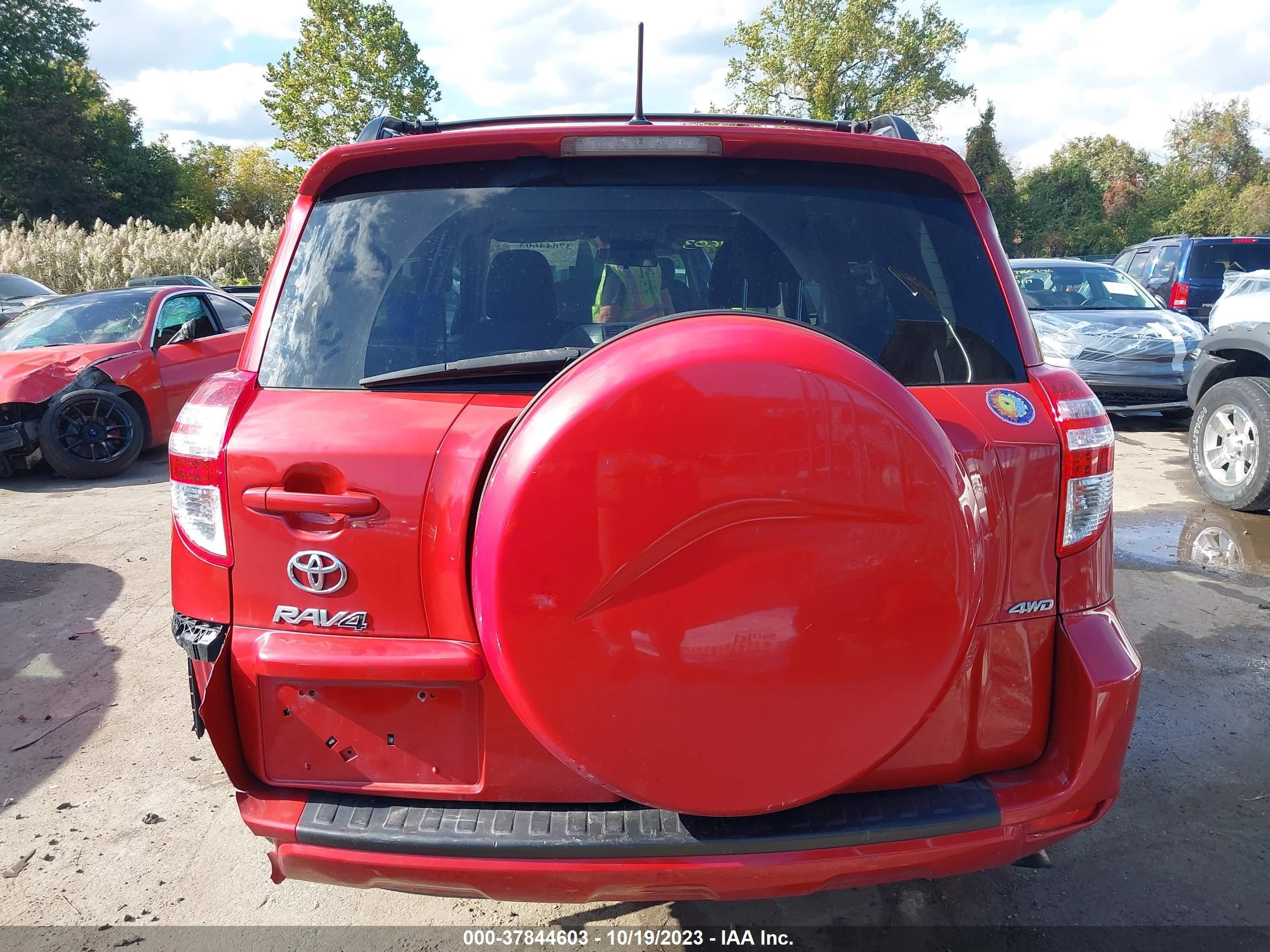 Photo 16 VIN: 2T3BF4DVXCW207354 - TOYOTA RAV 4 