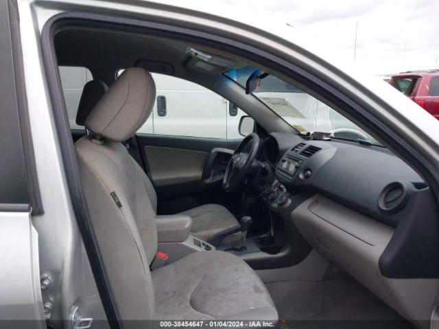 Photo 4 VIN: 2T3BF4DVXCW207502 - TOYOTA RAV4 