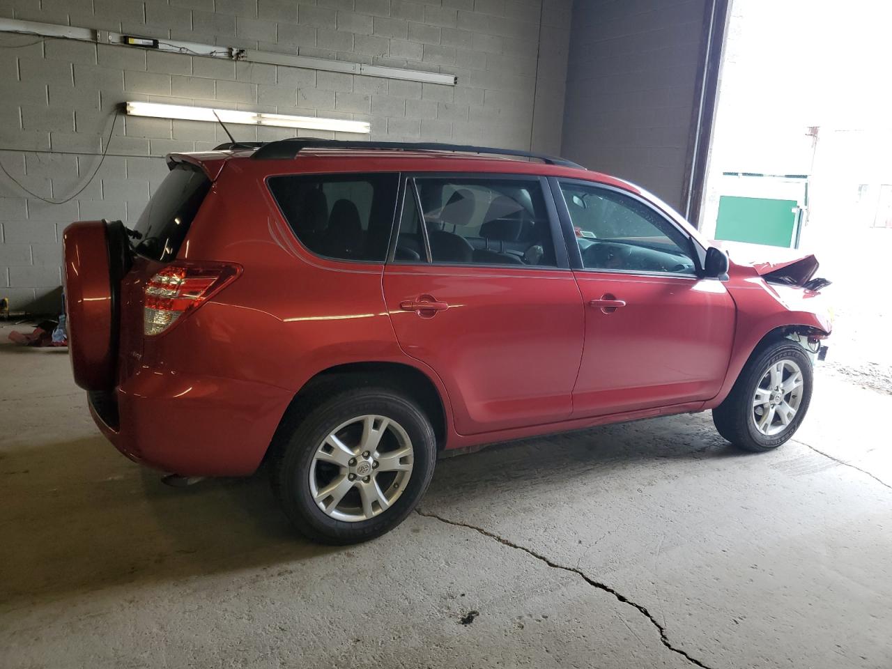 Photo 2 VIN: 2T3BF4DVXCW228804 - TOYOTA RAV 4 