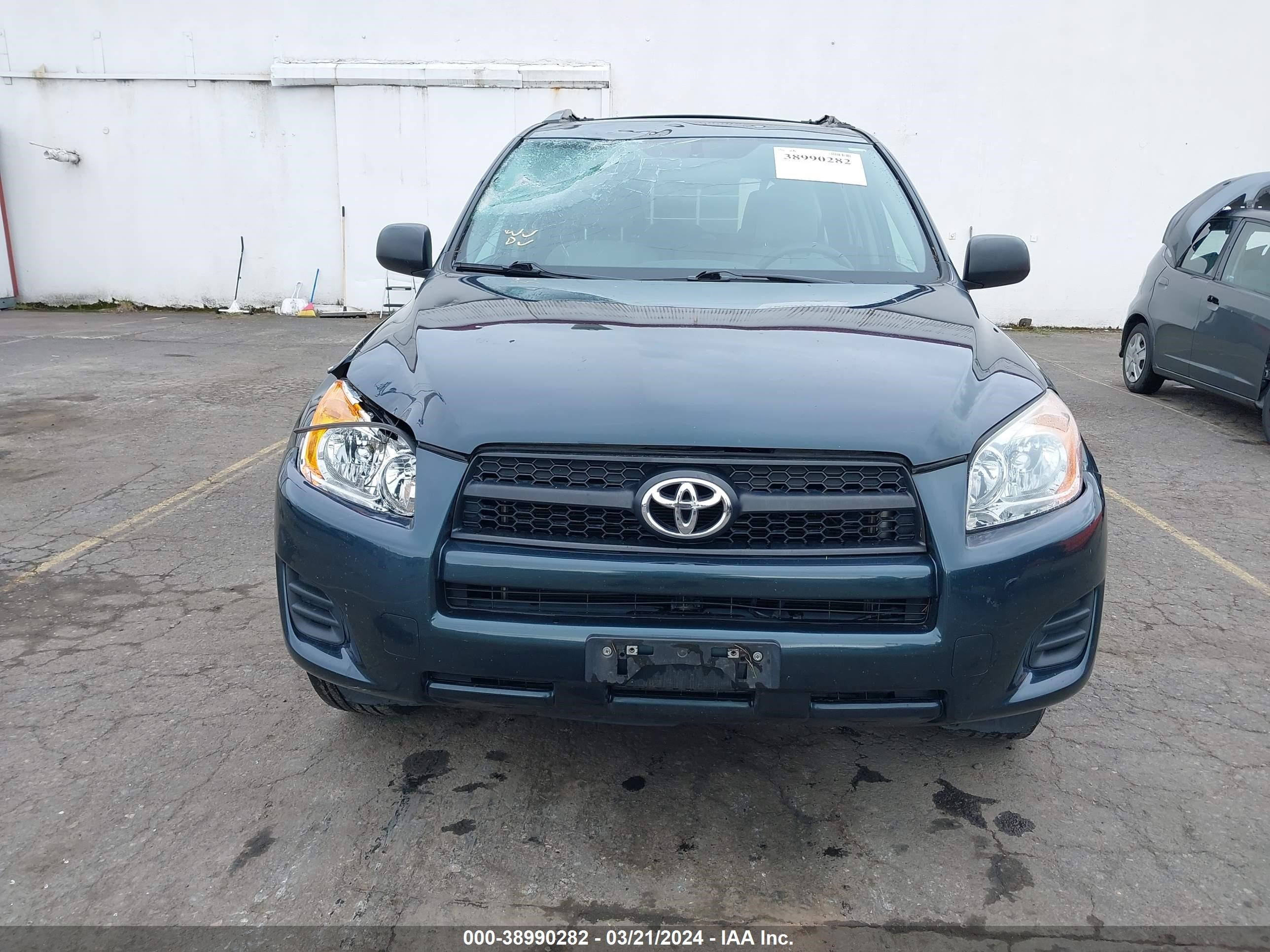 Photo 11 VIN: 2T3BF4DVXCW259437 - TOYOTA RAV 4 