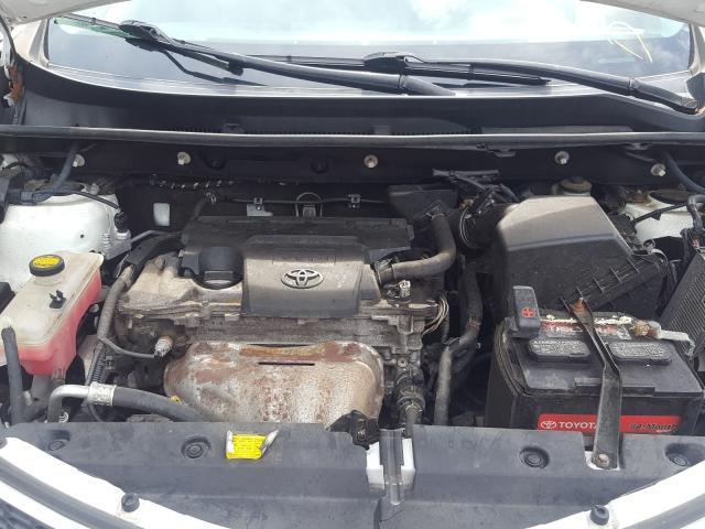 Photo 6 VIN: 2T3BFREV0DW048101 - TOYOTA RAV4 LE 