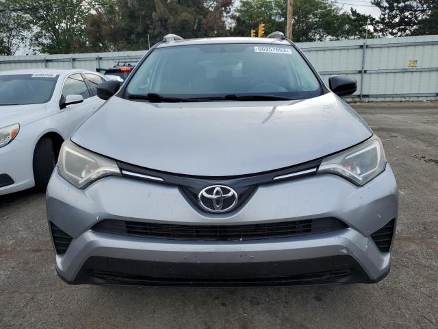 Photo 4 VIN: 2T3BFREV0GW497301 - TOYOTA RAV4 LE 