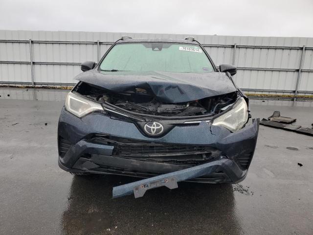 Photo 4 VIN: 2T3BFREV0HW581278 - TOYOTA RAV4 LE 