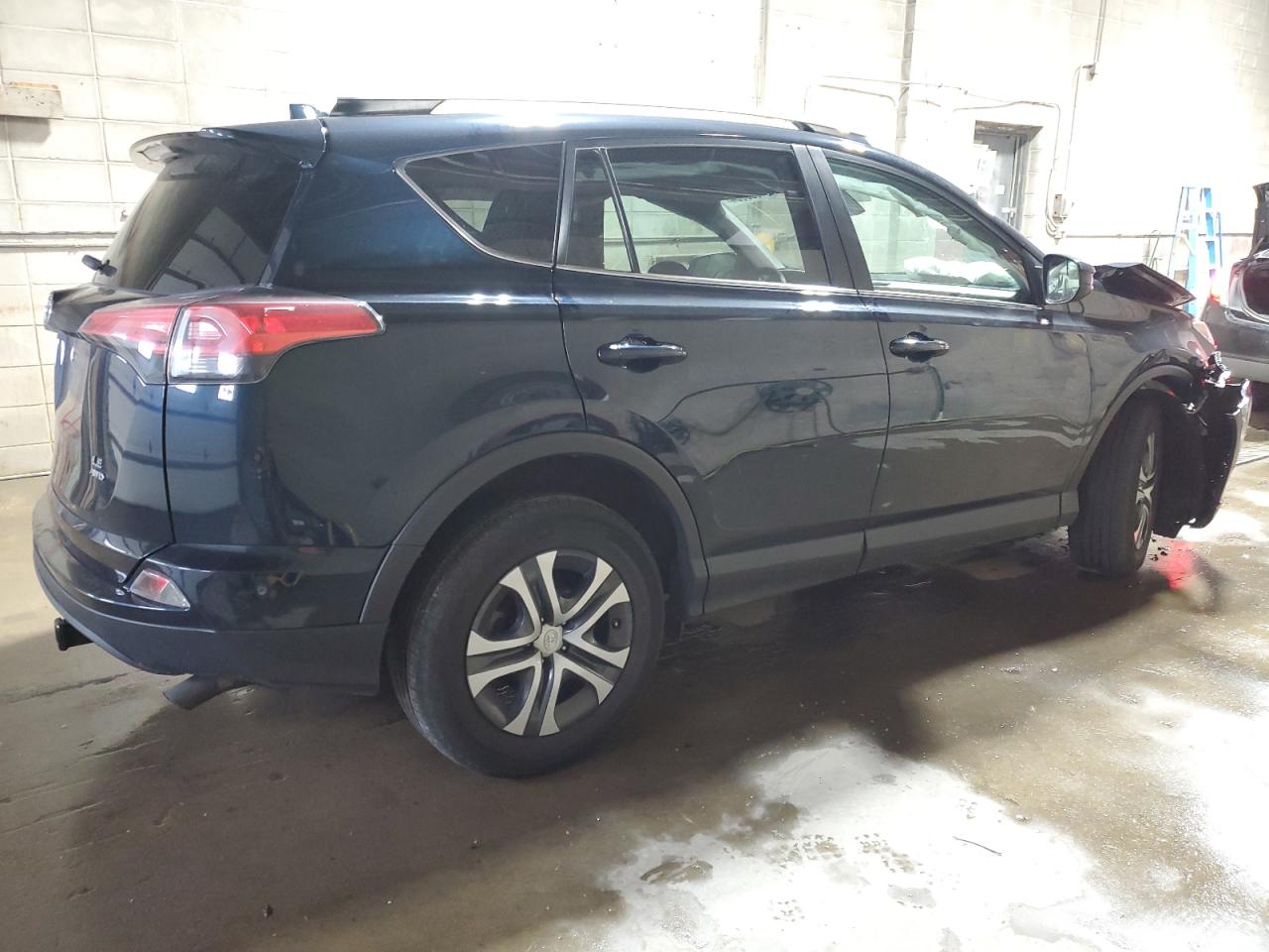 Photo 2 VIN: 2T3BFREV0HW659249 - TOYOTA RAV 4 