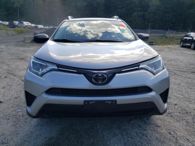 Photo 4 VIN: 2T3BFREV0JW729547 - TOYOTA RAV4 LE 