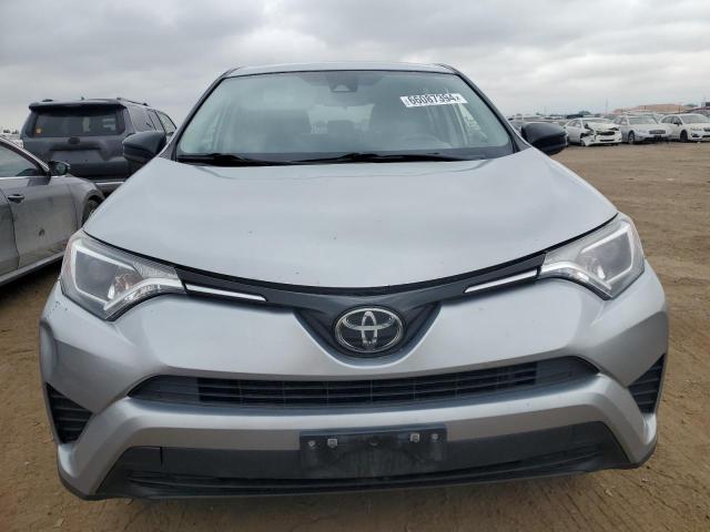 Photo 4 VIN: 2T3BFREV0JW731377 - TOYOTA RAV4 LE 