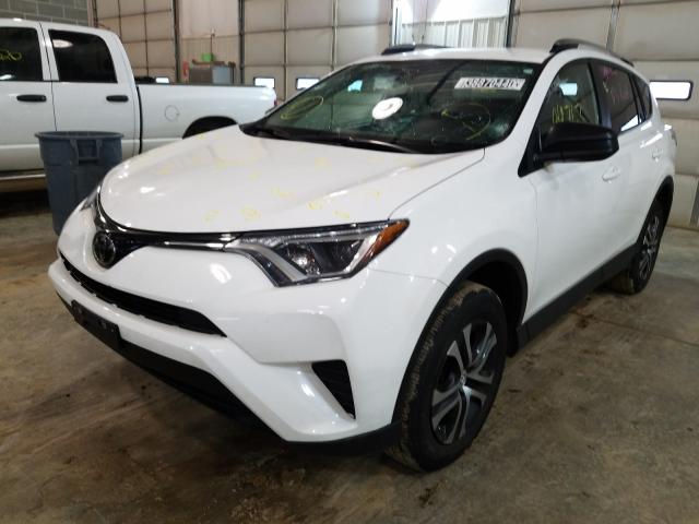 Photo 1 VIN: 2T3BFREV0JW810225 - TOYOTA RAV4 LE 