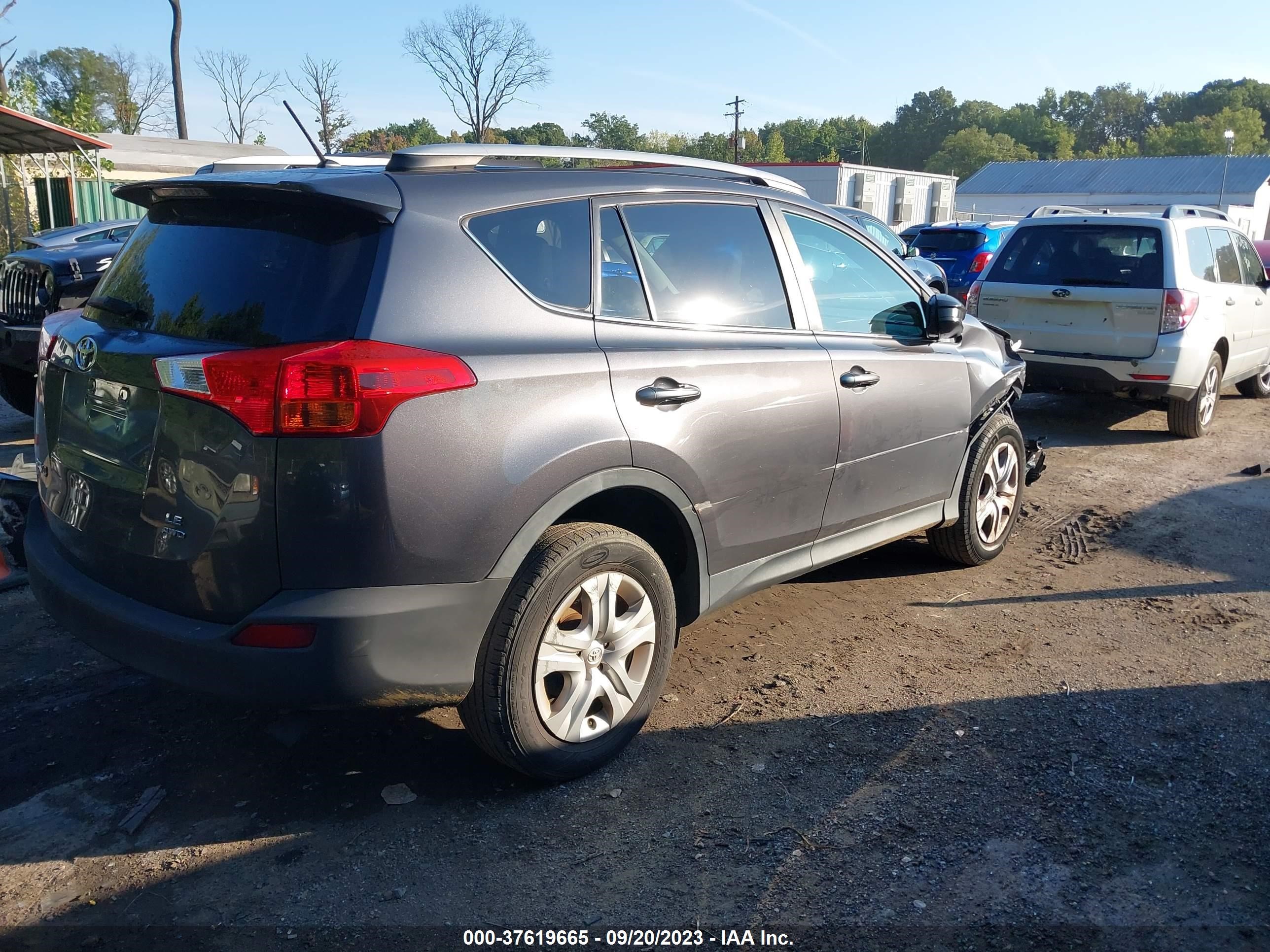 Photo 3 VIN: 2T3BFREV1DW072228 - TOYOTA RAV 4 