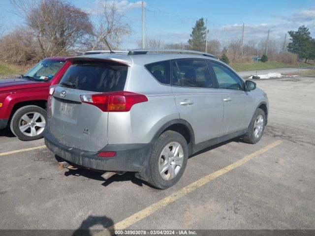 Photo 3 VIN: 2T3BFREV1FW310274 - TOYOTA RAV4 