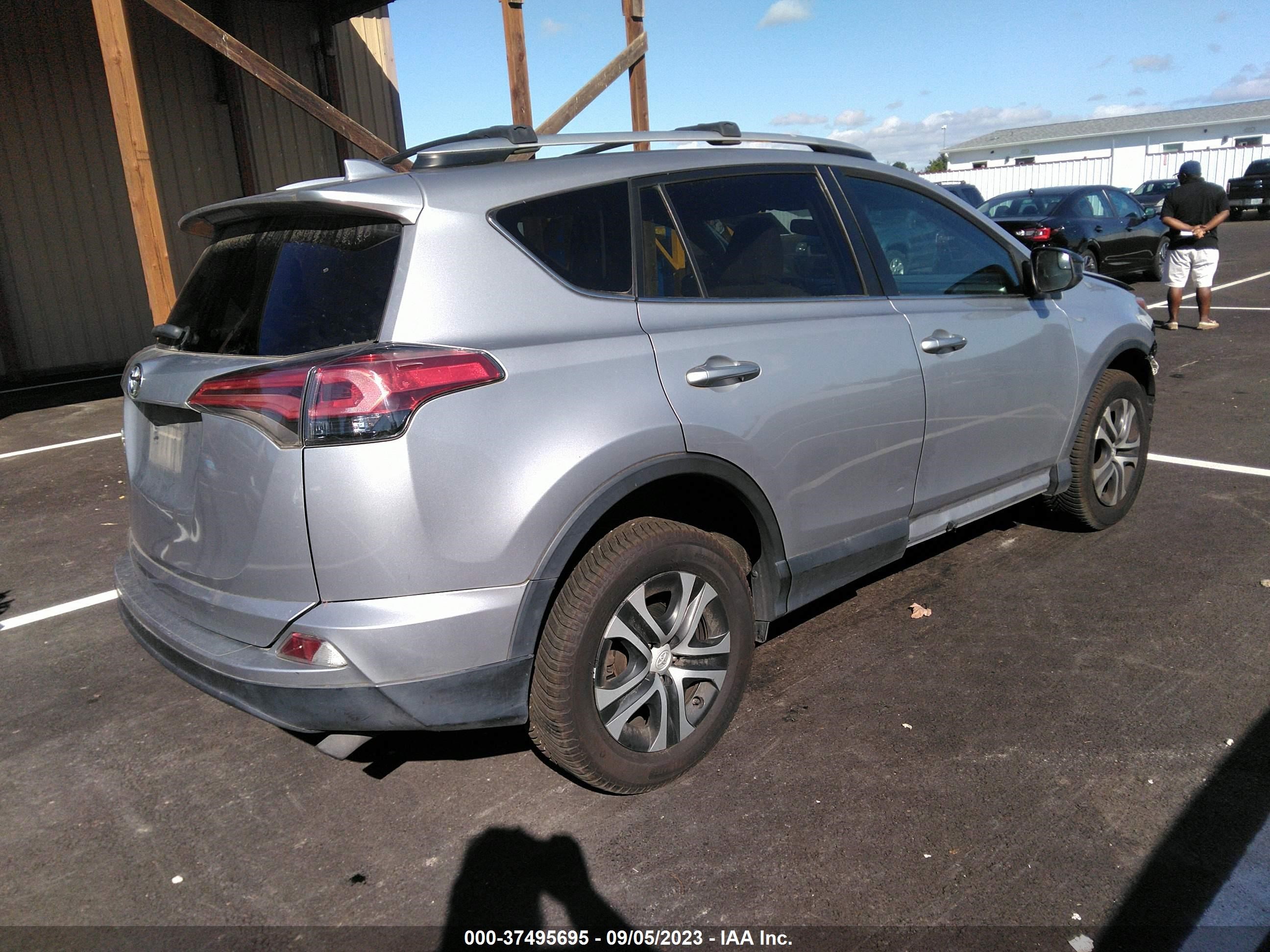 Photo 3 VIN: 2T3BFREV1GW489255 - TOYOTA RAV 4 