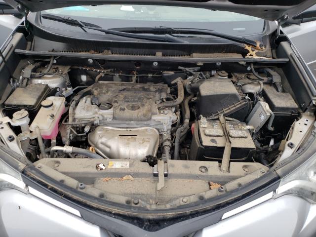 Photo 6 VIN: 2T3BFREV1HW661902 - TOYOTA RAV4 LE 