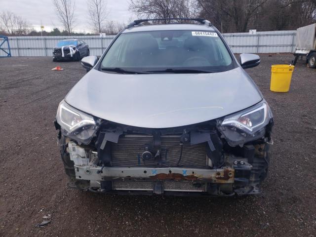 Photo 4 VIN: 2T3BFREV1JW772634 - TOYOTA RAV4 LE 