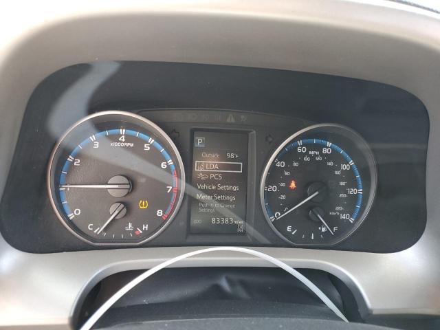 Photo 8 VIN: 2T3BFREV1JW818138 - TOYOTA RAV4 LE 