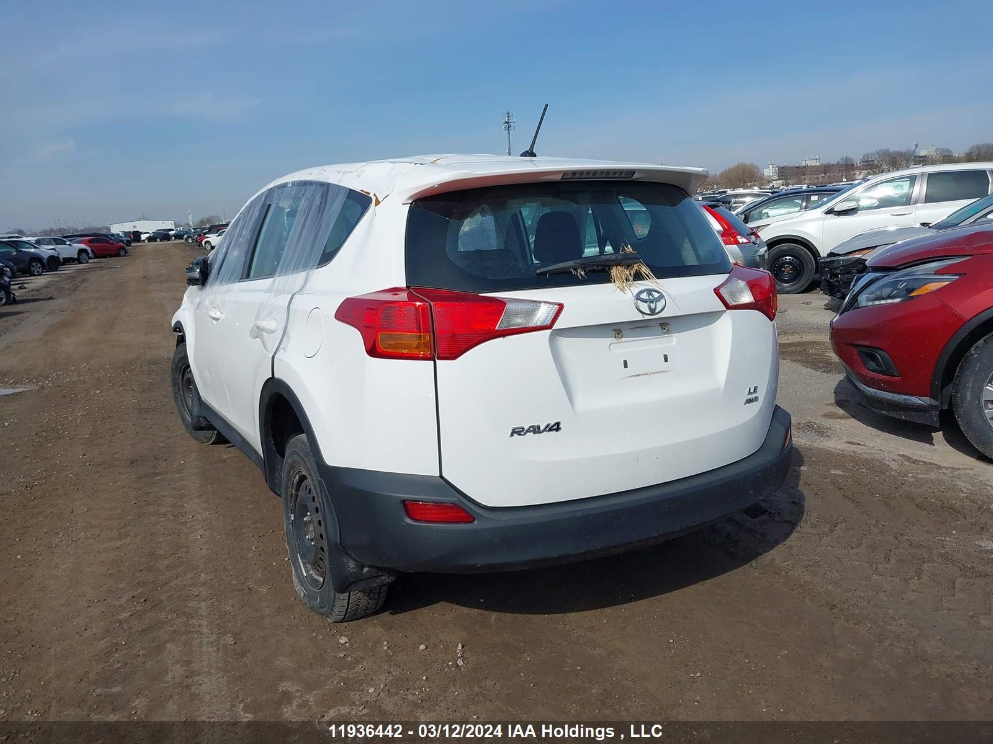 Photo 2 VIN: 2T3BFREV2FW324068 - TOYOTA RAV 4 