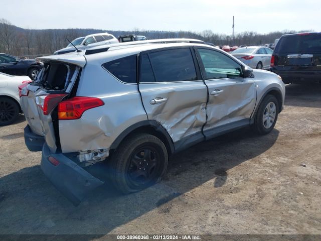 Photo 3 VIN: 2T3BFREV2FW329383 - TOYOTA RAV4 