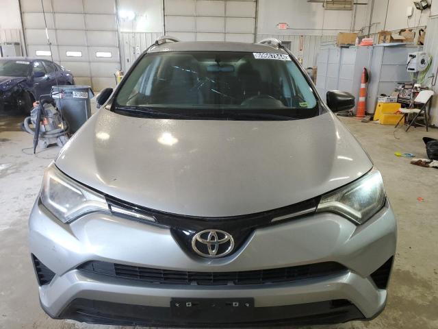 Photo 4 VIN: 2T3BFREV2GW455955 - TOYOTA RAV4 LE 