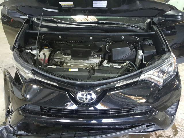 Photo 6 VIN: 2T3BFREV2HW567141 - TOYOTA RAV4 LE 