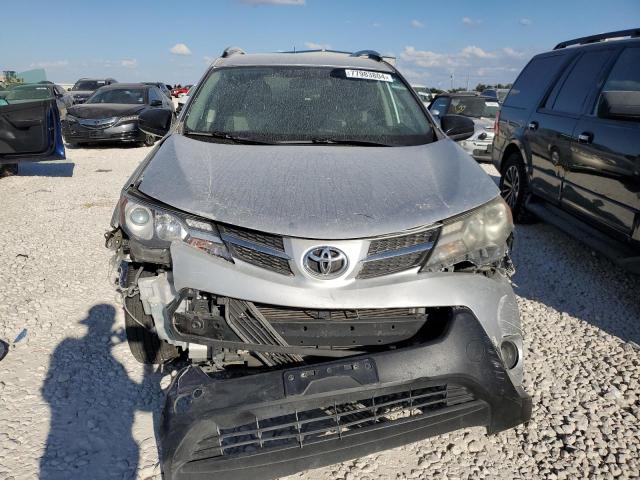 Photo 4 VIN: 2T3BFREV3FW266018 - TOYOTA RAV4 LE 