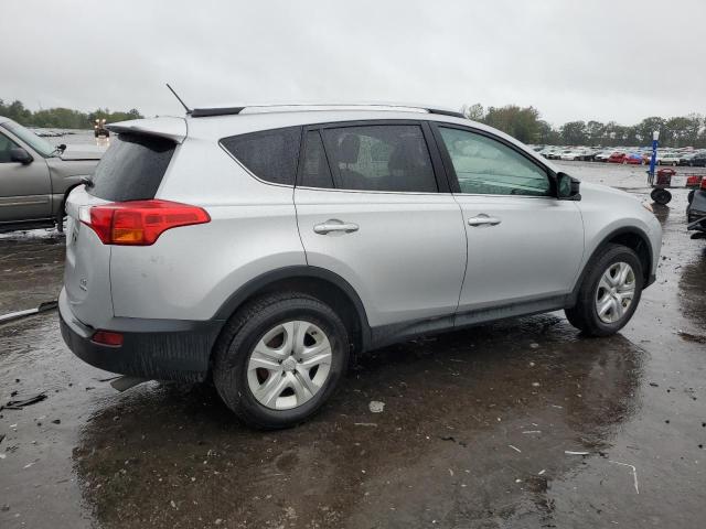 Photo 2 VIN: 2T3BFREV3FW269789 - TOYOTA RAV4 LE 