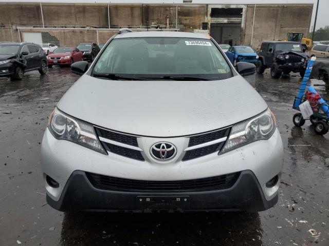 Photo 4 VIN: 2T3BFREV3FW269789 - TOYOTA RAV4 LE 