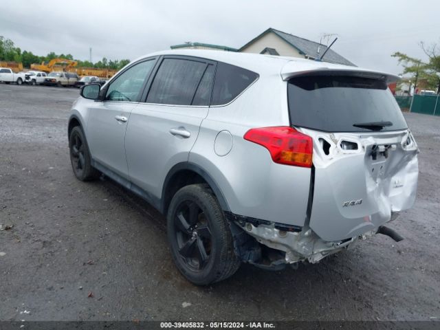 Photo 2 VIN: 2T3BFREV3FW317565 - TOYOTA RAV4 