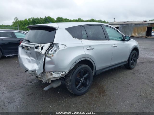 Photo 3 VIN: 2T3BFREV3FW317565 - TOYOTA RAV4 